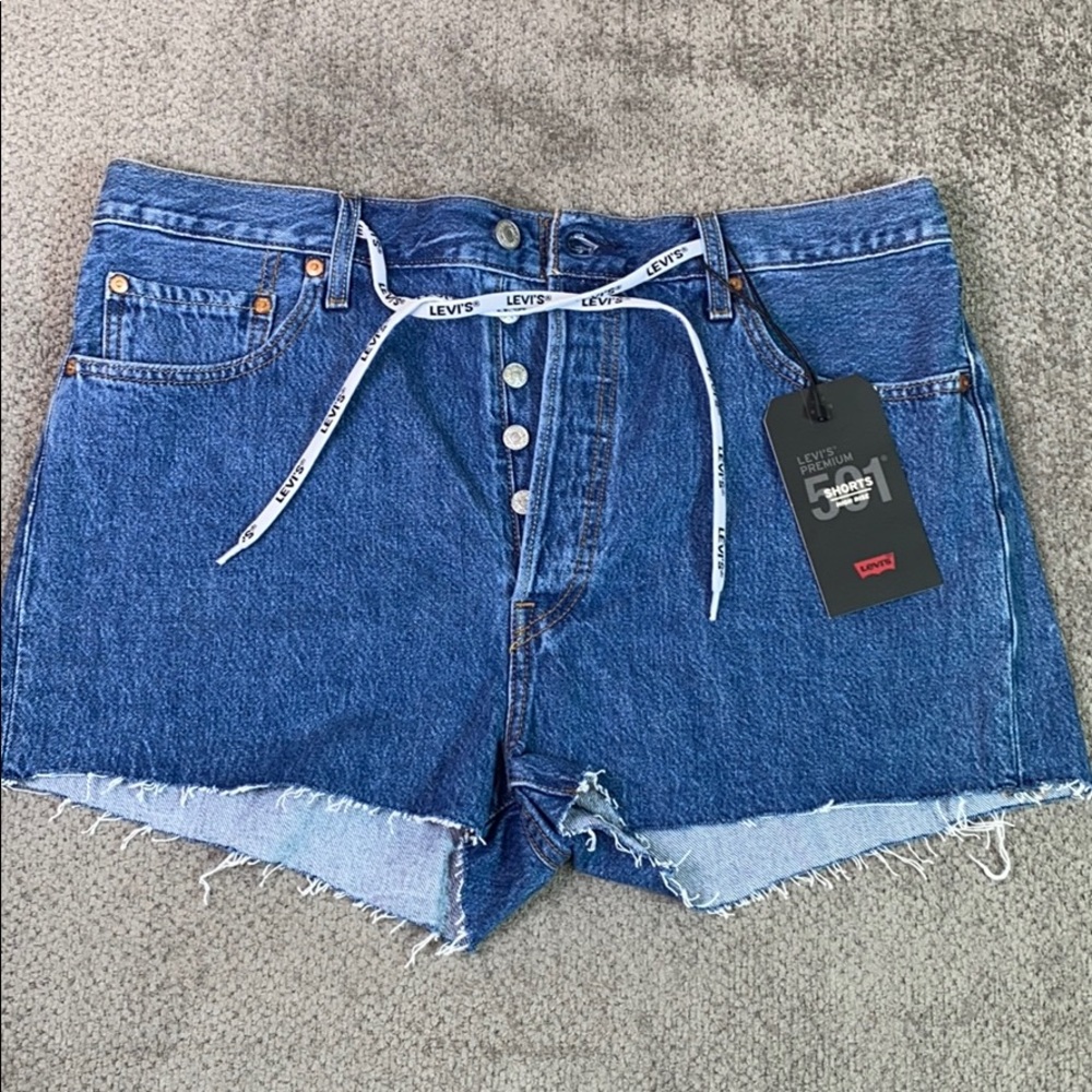 LEVI’S PREMIUM 501 SHORTS